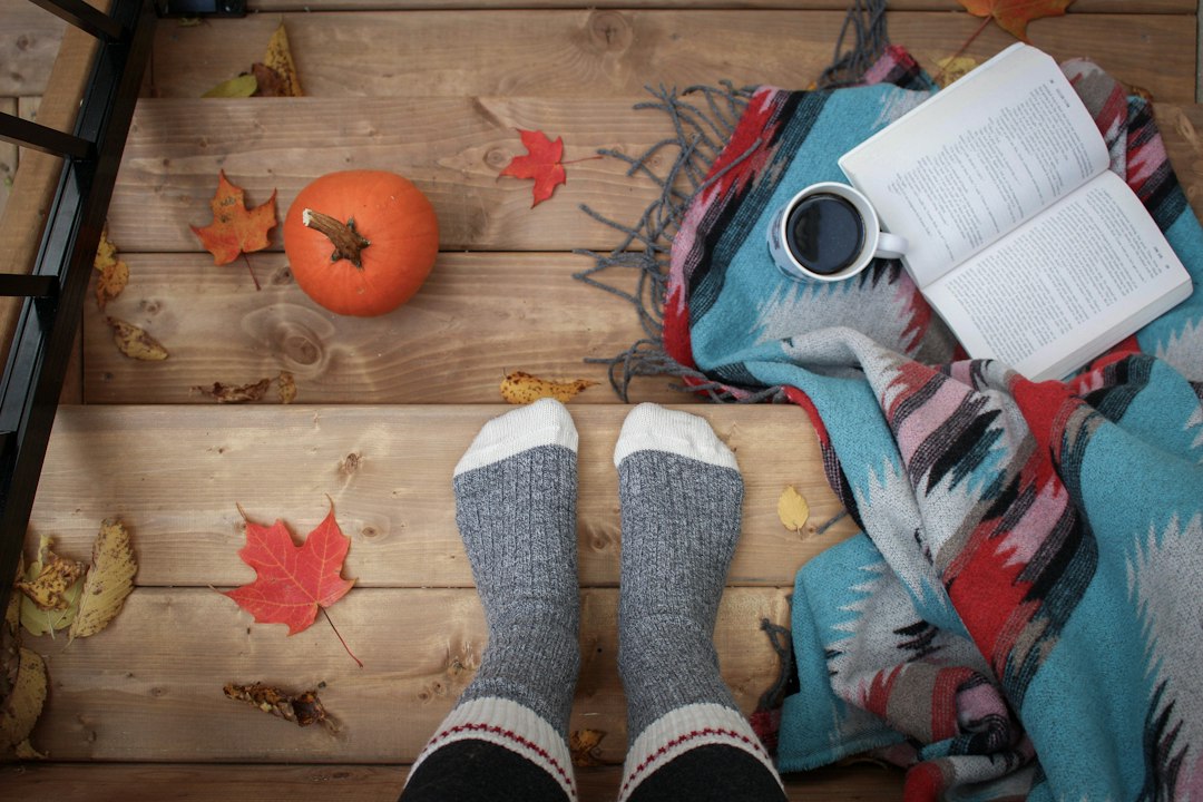 Kamer met circulaire, herfstsfeer inrichting. Kamer met circulaire, herfstsfeer inrichting.